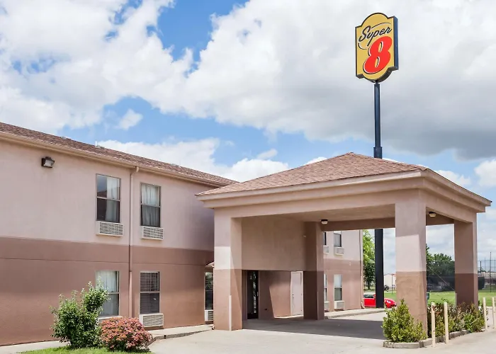 Hotel Super 8 By Wyndham 2*