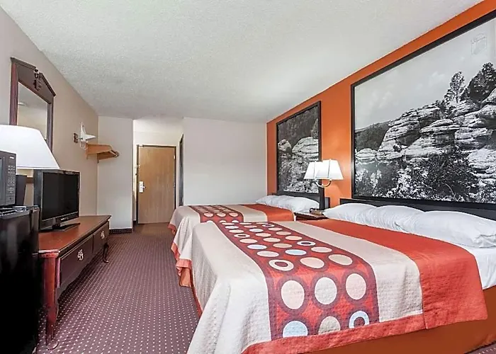Super 8 By Wyndham Hotel