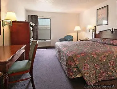 Super 8 By Wyndham Harrisburg