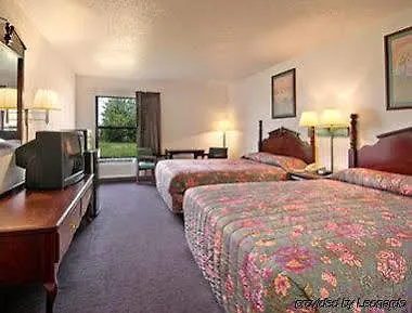 Super 8 By Wyndham Hotel 2*