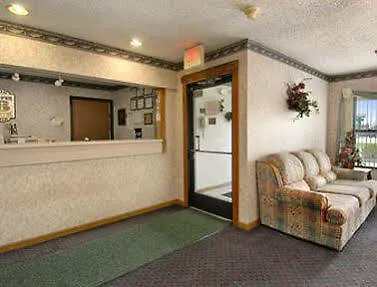 Super 8 By Wyndham Hotel